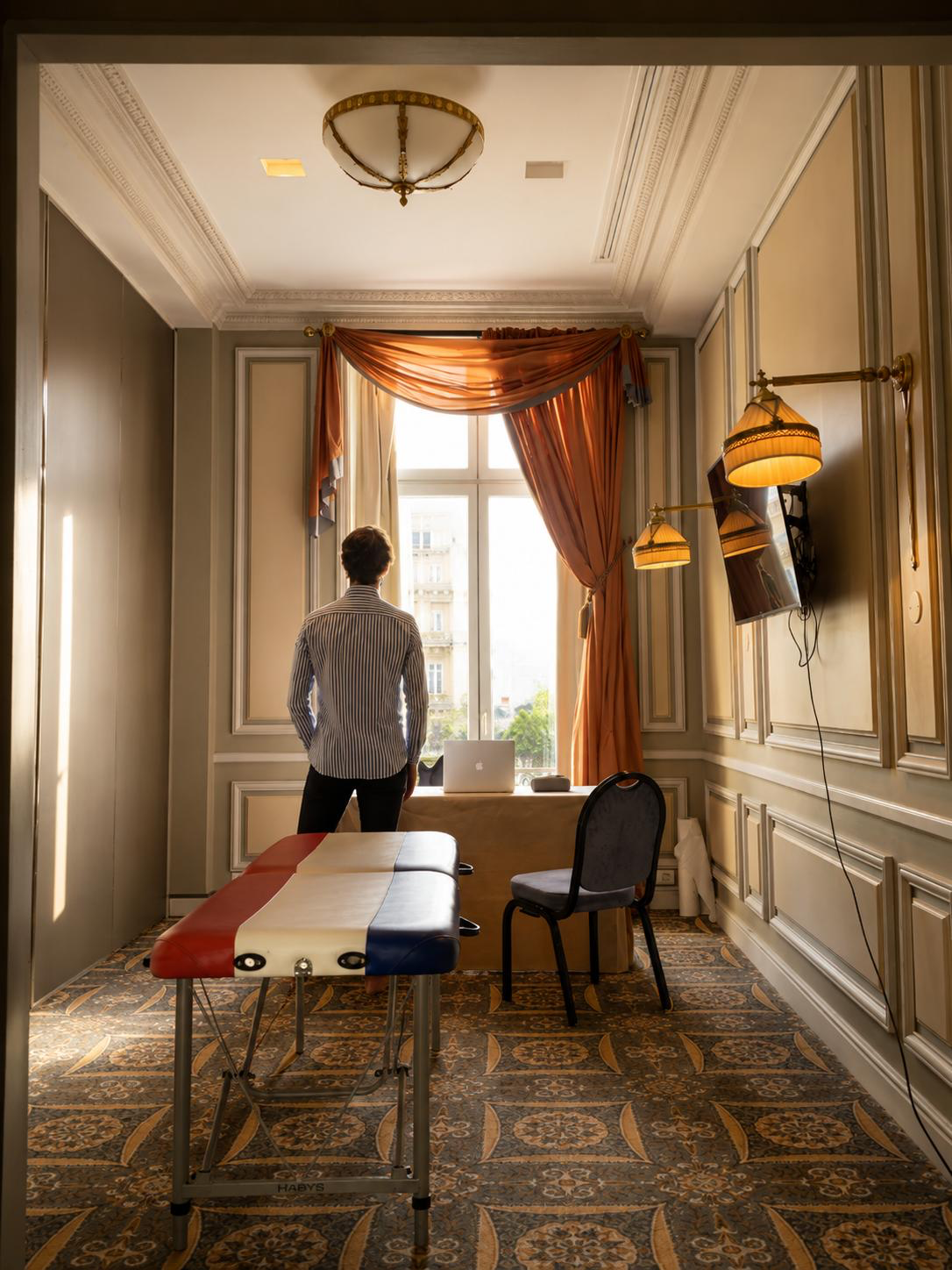 Thomas Rigault au Salon Saint-Estèphe, InterContinental Bordeaux — préparation d'une journée d'intervention